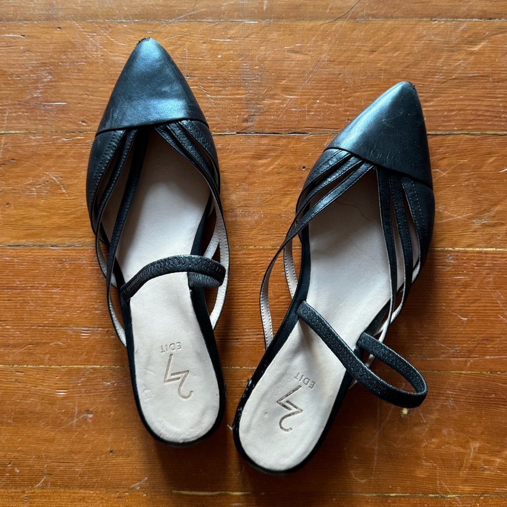 27 EDIT Black Leather Flats with Strap